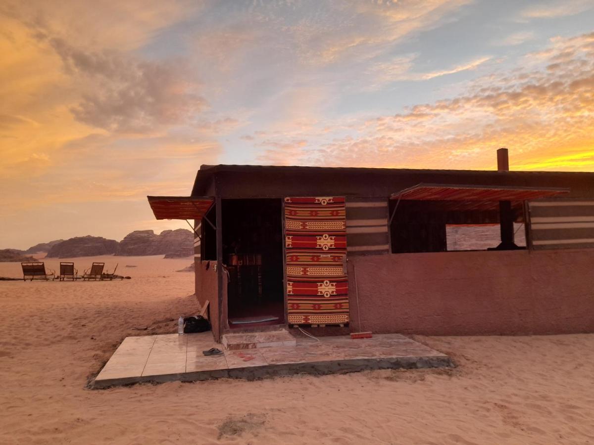 Bedouin Host Camp& With Tour Hotel Wadi Rum Eksteriør billede